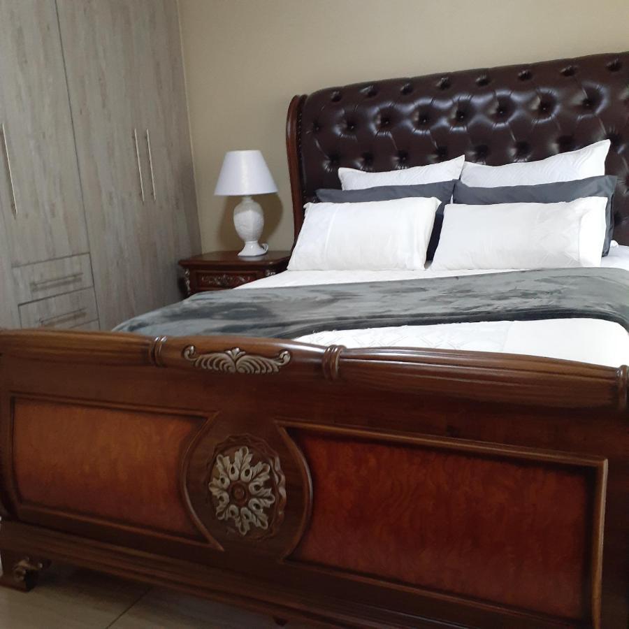 Angelocean Guest House Witbank Esterno foto