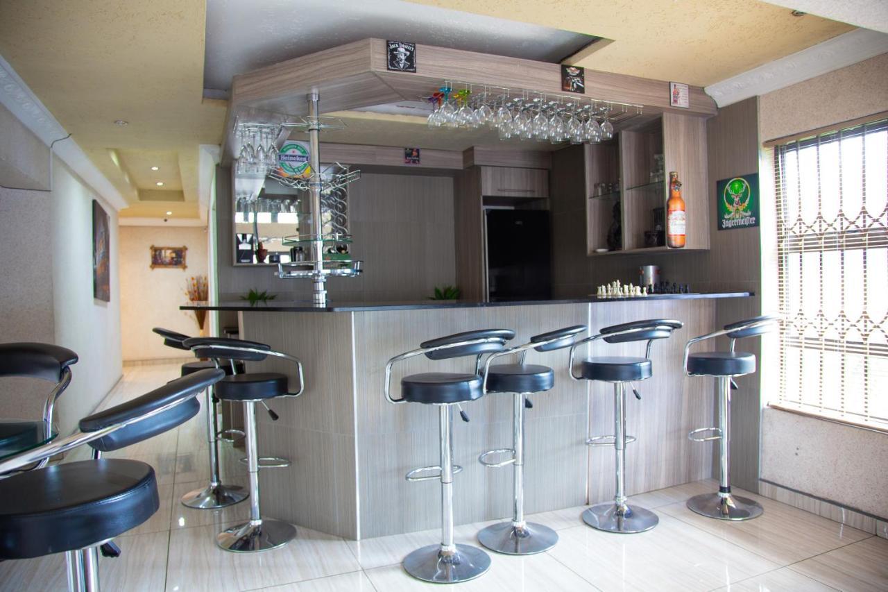 Angelocean Guest House Witbank Esterno foto