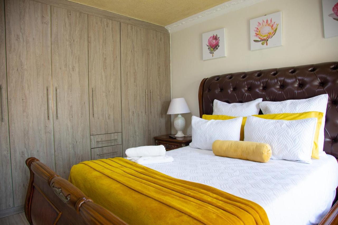 Angelocean Guest House Witbank Esterno foto