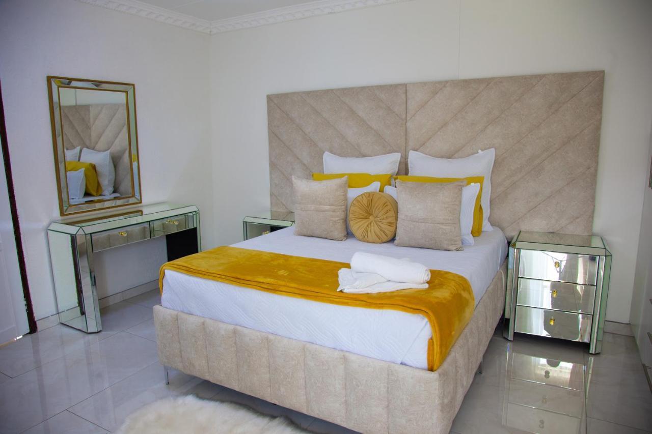 Angelocean Guest House Witbank Esterno foto